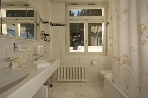 Esplanade Swiss Quality Hotel Davos Quarto foto